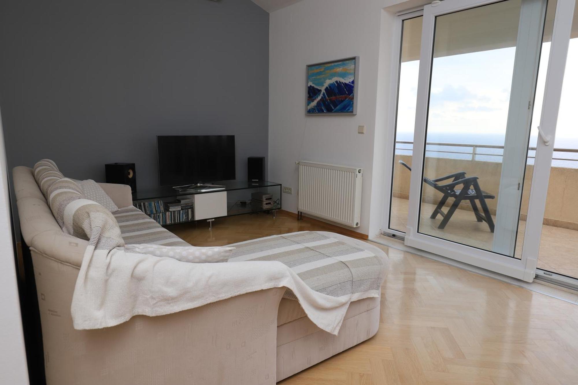 Simic Apartment