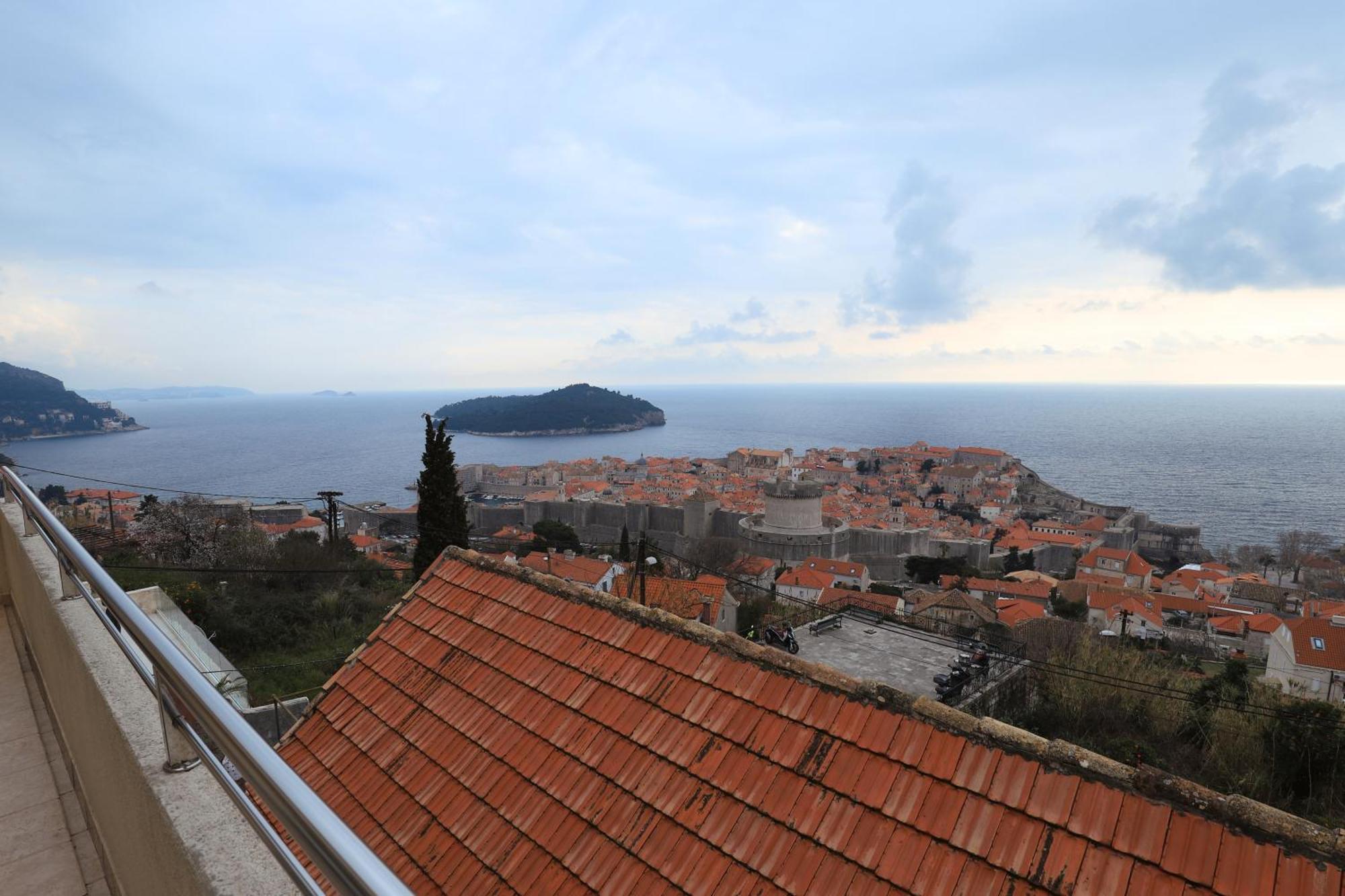 Simic Apartment